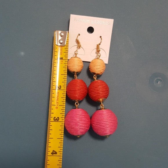 Pink bon bon earrings - Picture 4 of 4